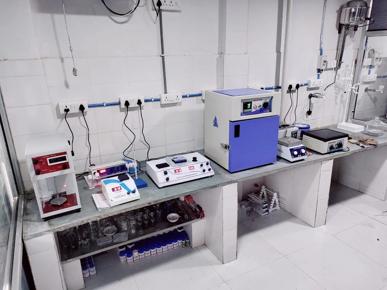 Water Plant Laboratory Setup